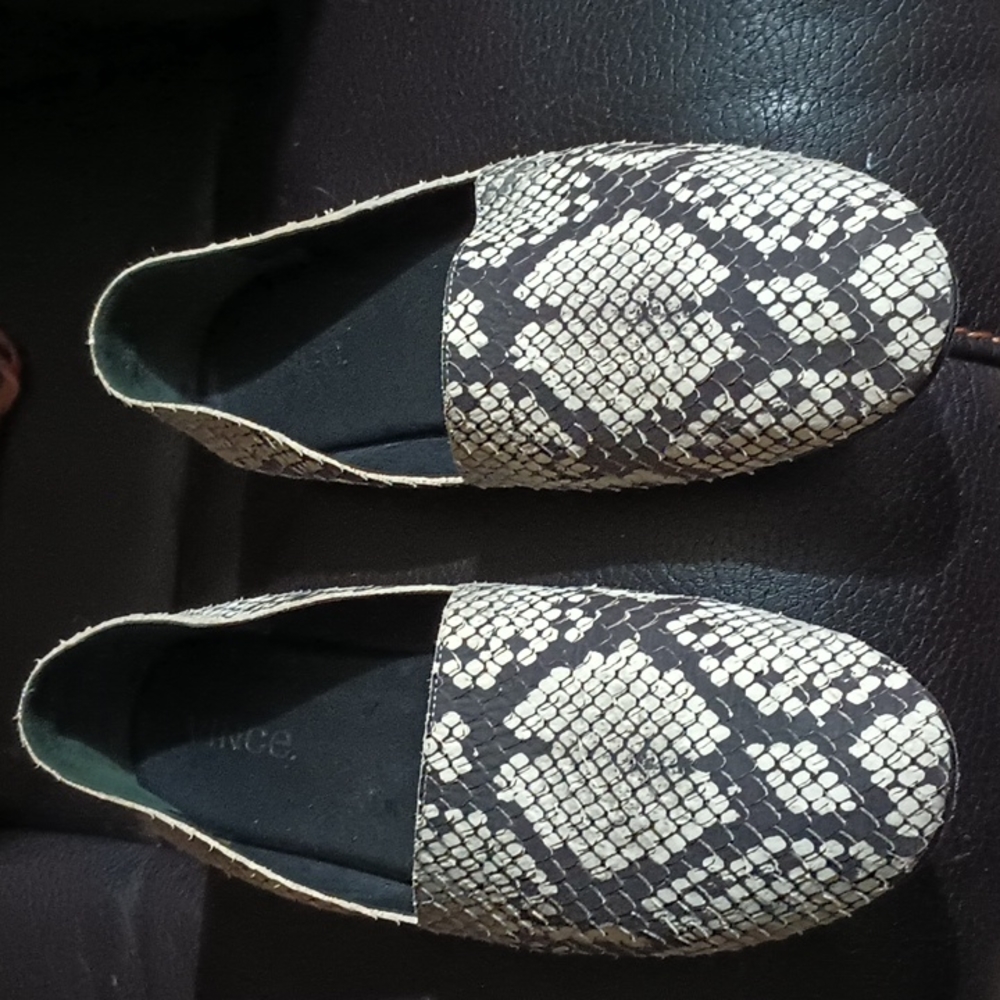 COPY - Vince Camuto women's genuine snakeskin soft leather flats. Gray & White.…